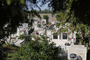 Újabb hasznos applikáció és meghosszabbított temetői nyitvatartás – így készül a városüzemeltetés a közelgő Mindenszentekre